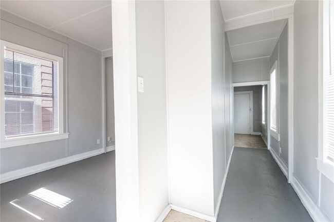 Photo - 1512 J H Clouser St