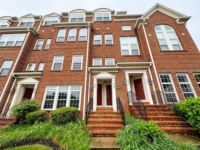 Fantastic 3 Bed 2.5 Bath Brick Townhome In... - Fantastic 3 Bed 2.5 Bath Brick Townhome In...