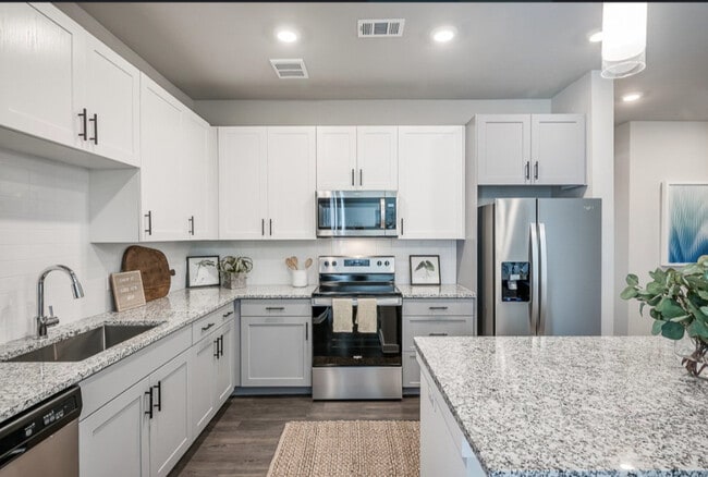 Building Photo - Up to 6 Weeks FREE – Make Your Move Today! Unit ASB Rental