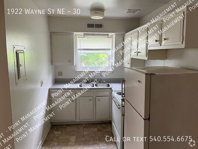 Building Photo - TOP FLOOR Updated 2 Bed 1 Bath Unit 30 Rental