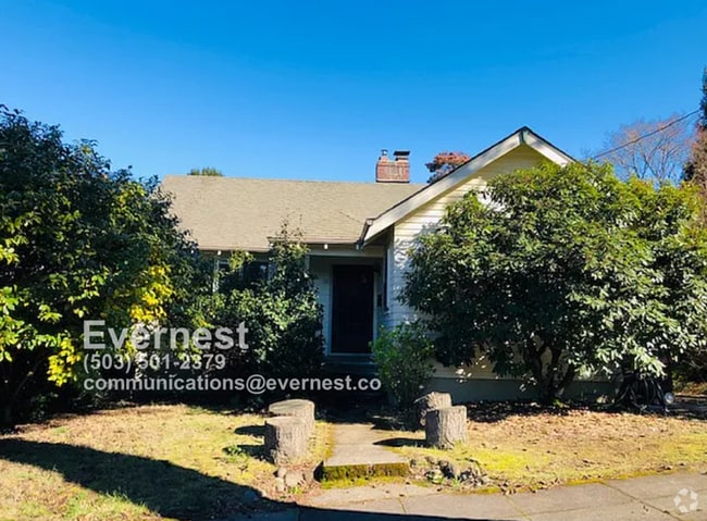 Building Photo - 2-Bedroom, 1-Bathroom Home with Convenient...