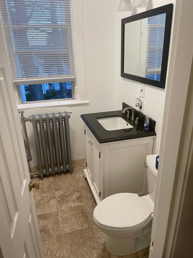 Photo - 161 Grandview Ave Unit 2R