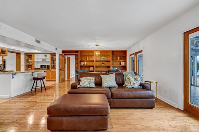 6659 Lake Cane Dr