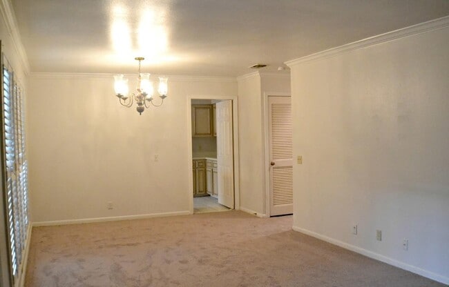 165 W Rampart Dr