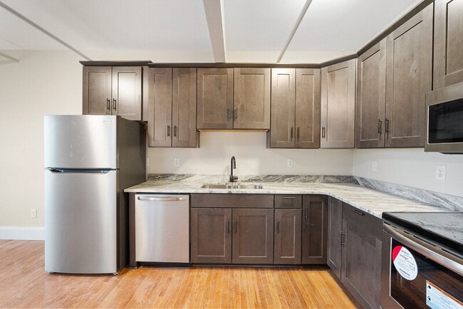 Photo - 702 20th St Unit 305