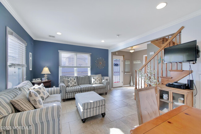 Building Photo - 121 3rd Ave Rental