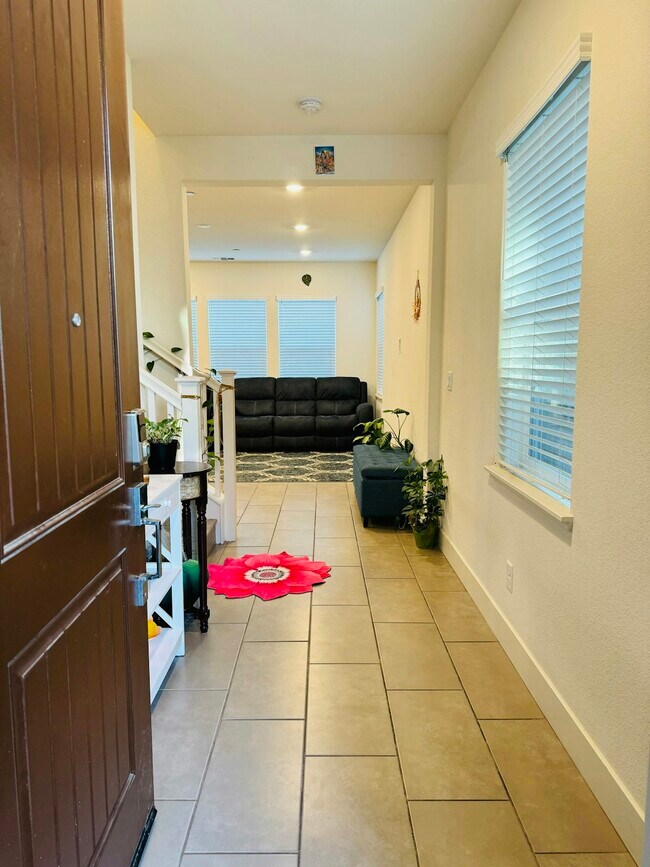 Photo - 1715 Tierra Ct