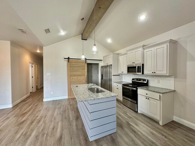 Photo - 1604 102nd St