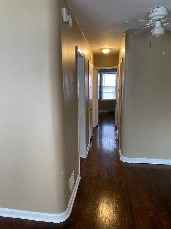 Photo - 2610 N 60th St