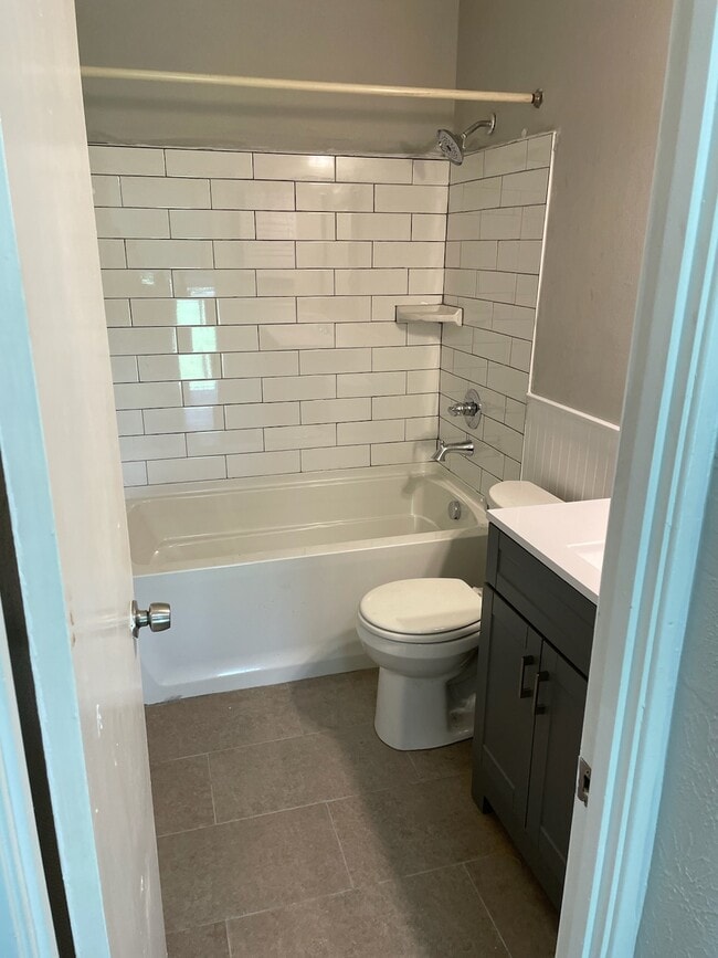 Building Photo - 810 Bellevue Rd Unit 178