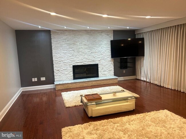 Photo - 8 Delaware Dr