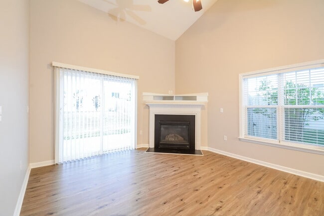 Photo - 229 Breezemont Dr