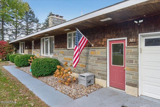 Photo - 321 Middletown Rd