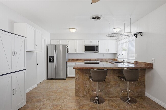 Photo - 656 W Pecos Ave