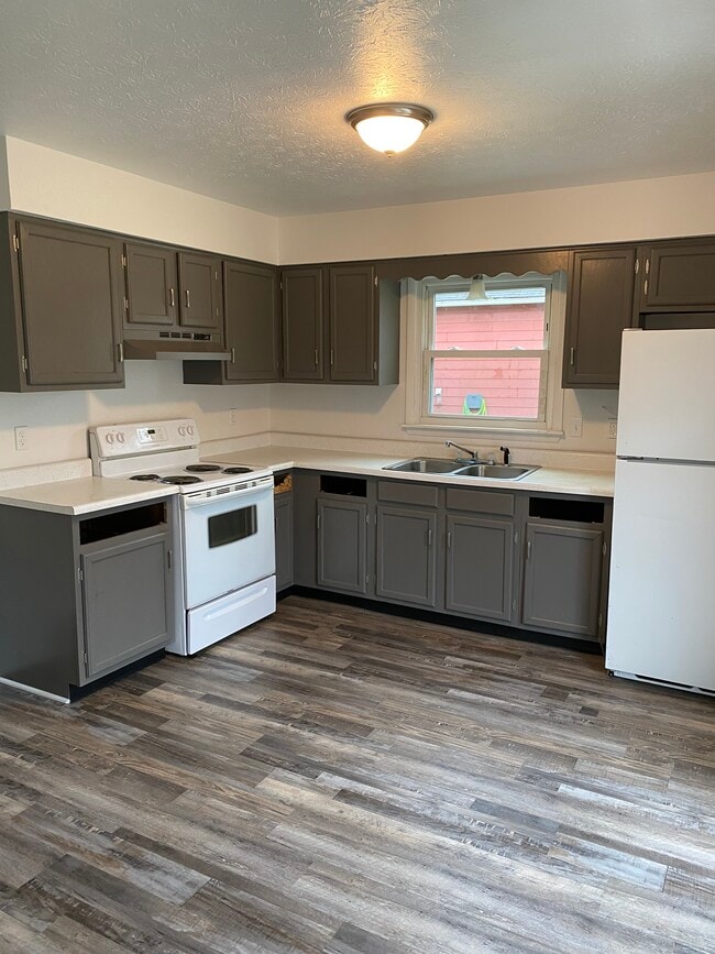 Kitchen - drawers have since been installed - 7723 Ninevah Rd Apartments Unit 7723