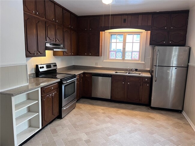 Photo - 135 Arbordale Ave