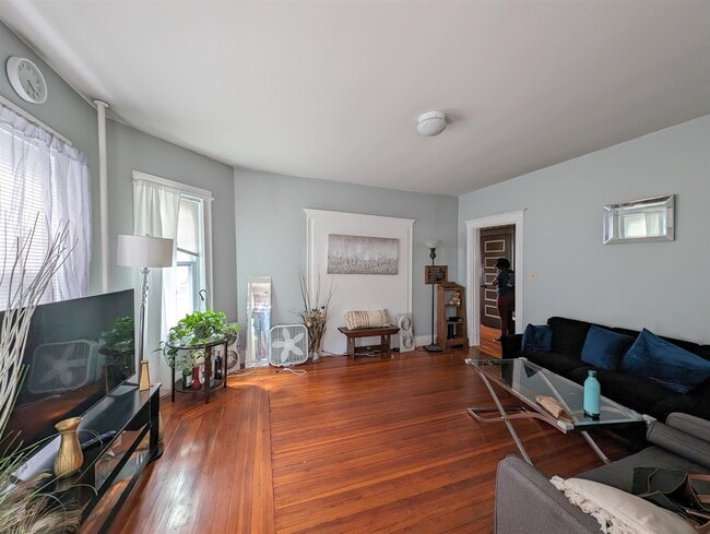 Photo - 35 Pearson Rd Unit 1