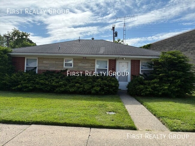 Building Photo - 11 S Sperling Ave Unit Apt. A