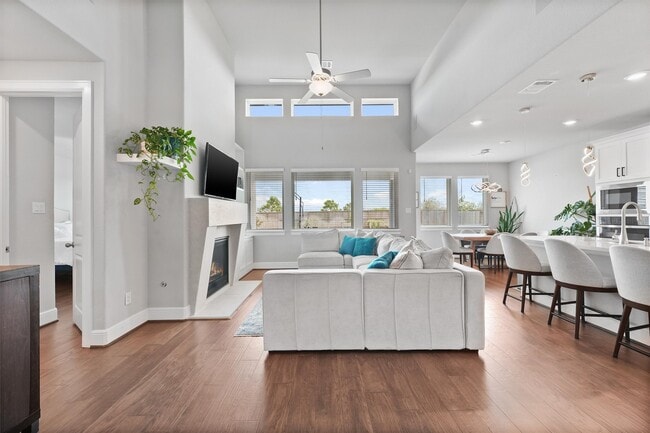 Building Photo - 4050 Shackleton Ct