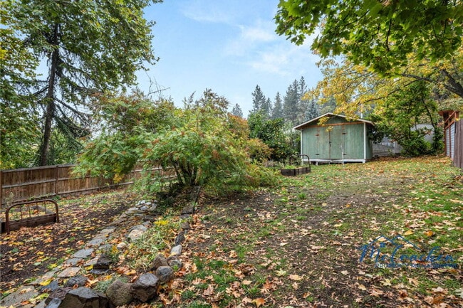 Photo - 698 Ashland St