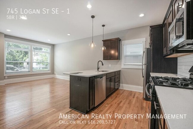Photo - 745 Logan St SE Unit 1