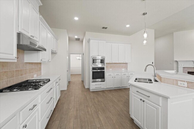 Photo - 8908 Red Oaks Dr