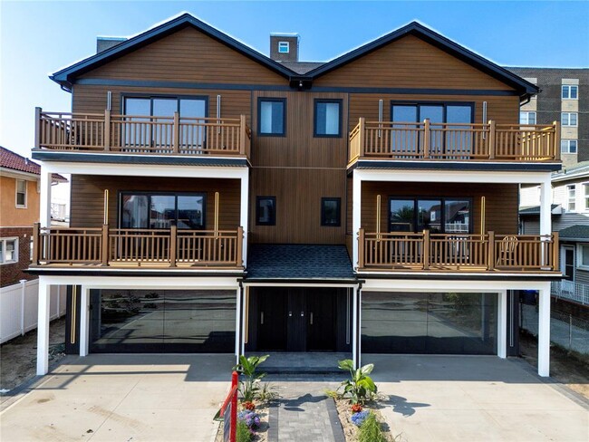 Building Photo - 622 W Penn St Unit A Eastside Rental