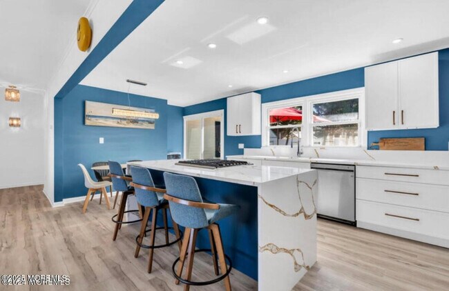 Photo - 70 Avery Ave