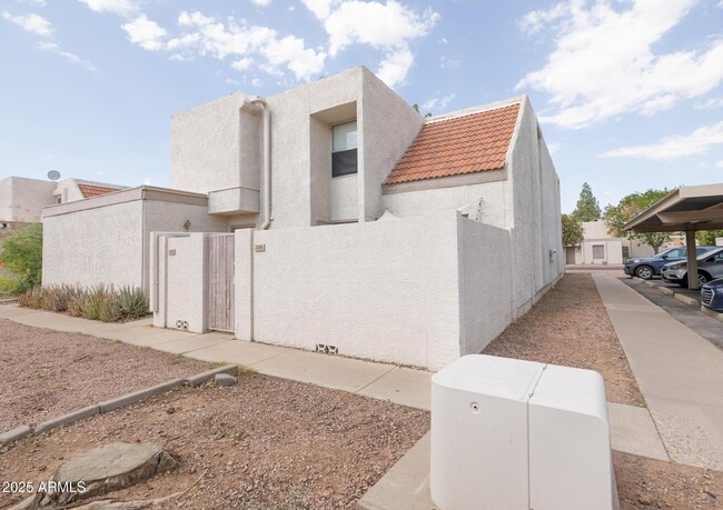 Building Photo - 1342 W Emerald Ave Rental