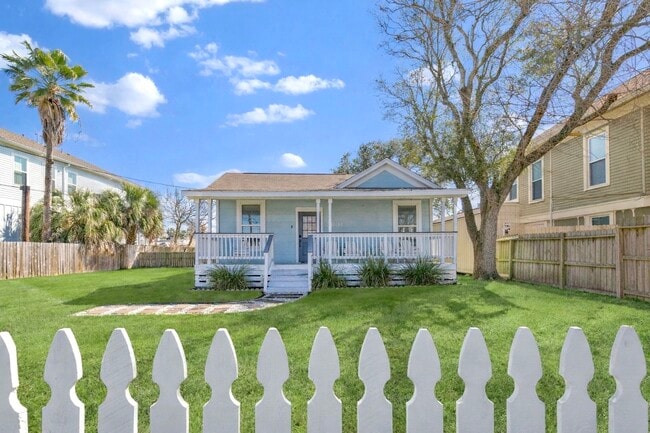 Photo - 5801 Avenue S 1/2