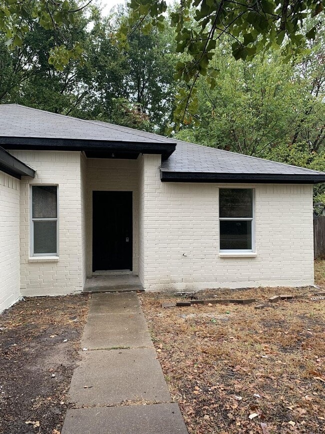 Photo - 120 Plumthicket Way