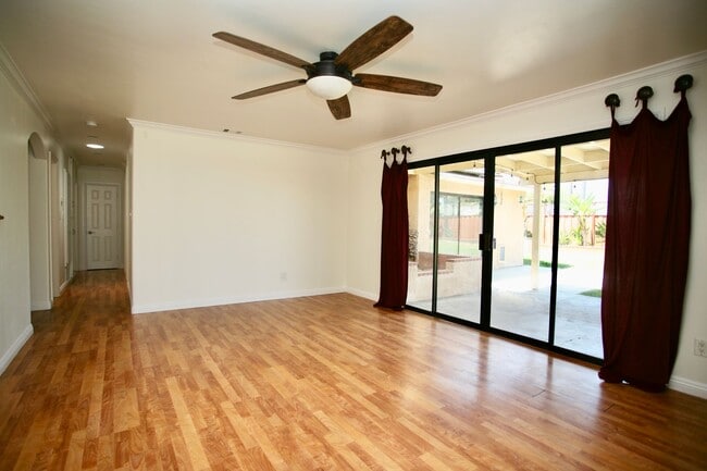Photo - 3Br 2.5Ba + Den/office Lake Murray Beauty