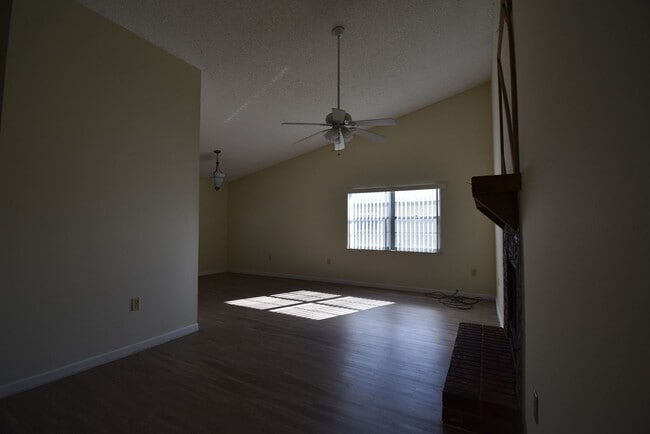 Photo - 1039 Branchwood Dr
