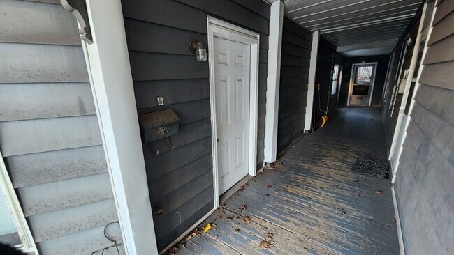 9 E Main St Unit 5
