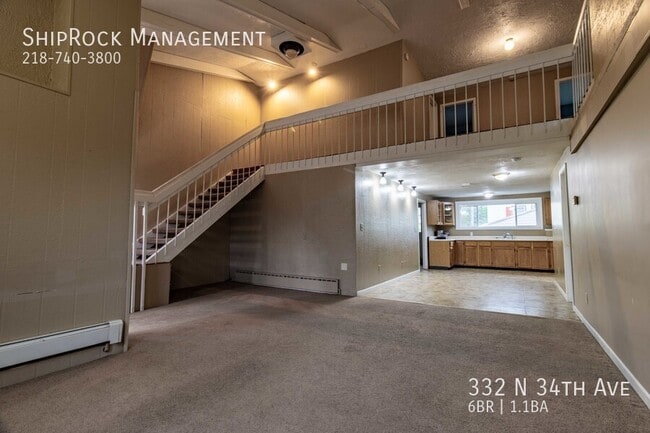 Photo - 332 N 34th Ave E