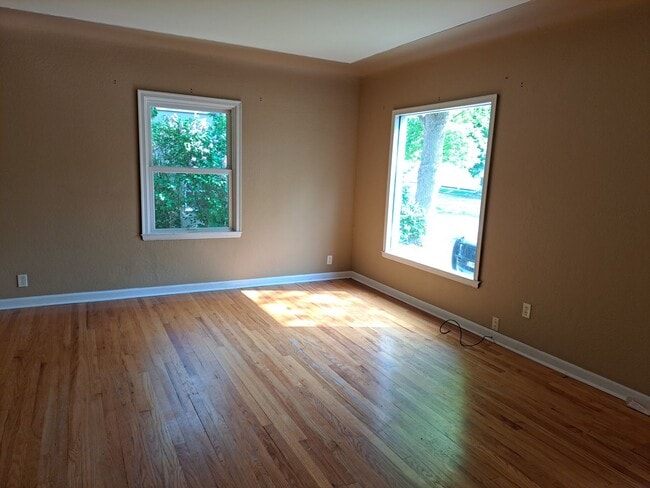 Photo - 3 Bedroom home, great location!