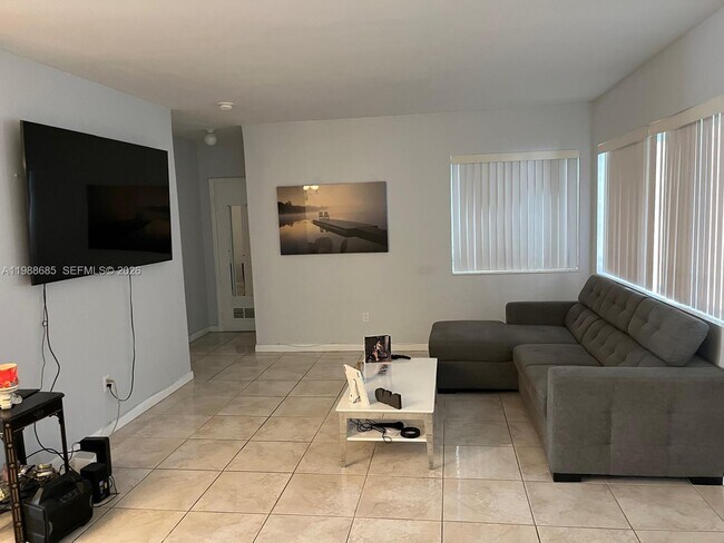 Photo - 462 Golden Isles Dr Unit 203