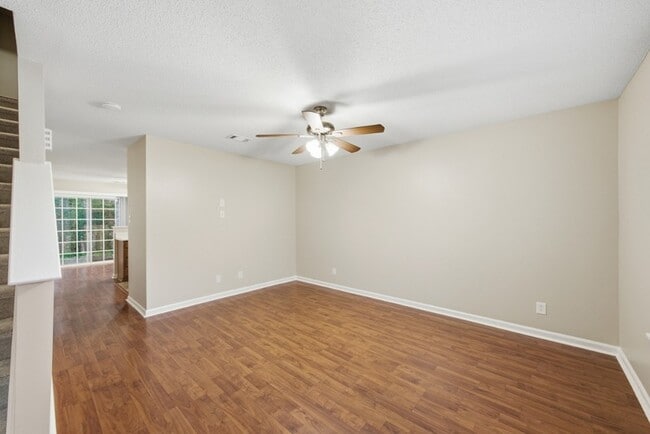 Photo - 10 Hartford Ct