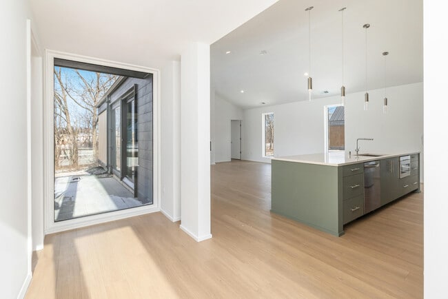 Photo - 1170 Harmony Ct