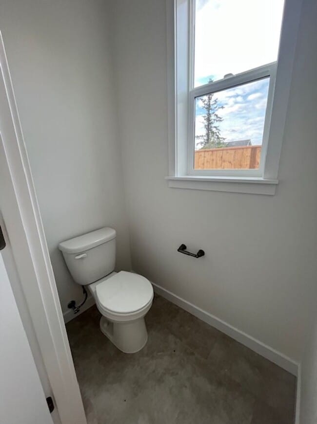 Photo - 3 Bedroom 2 Bath Silverton OR