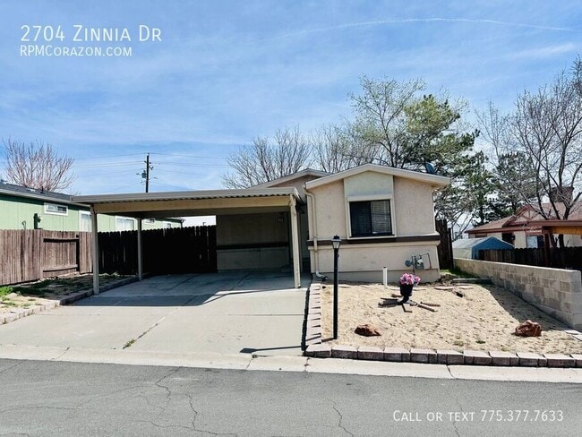 Photo - 2704 Zinnia Ave