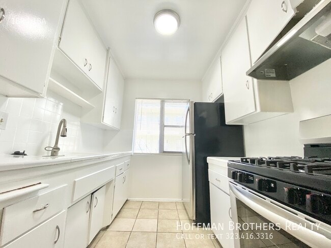 Building Photo - 3956 Stevely Ave Rental