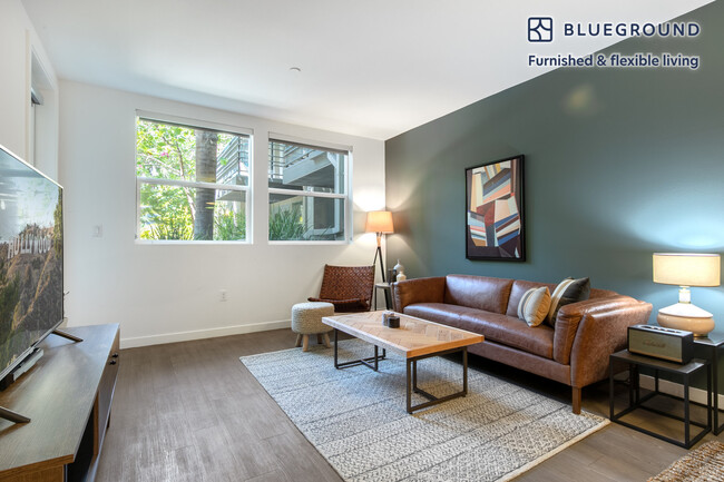 Building Photo - 375 N La Cienega Blvd Rental