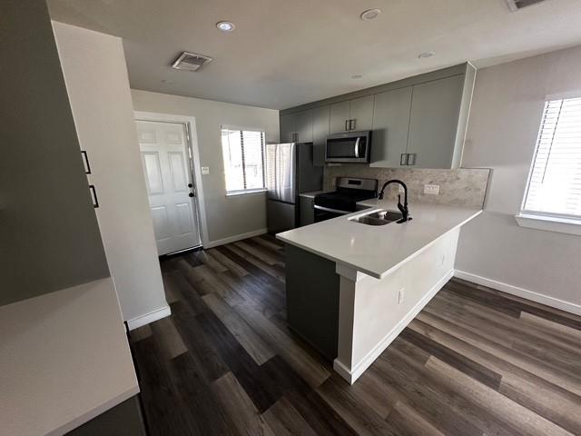 Photo - 1410 W Braker Ln