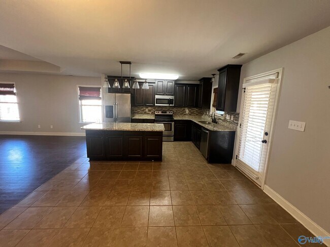 Photo - 206 Healey Dr