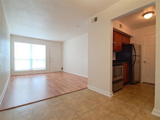 Photo - 8100 Creekbend Dr Unit 184