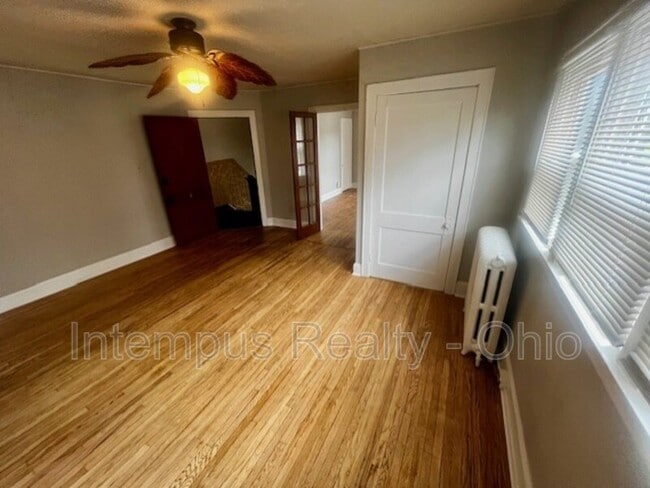 Photo - 4237 Vine St