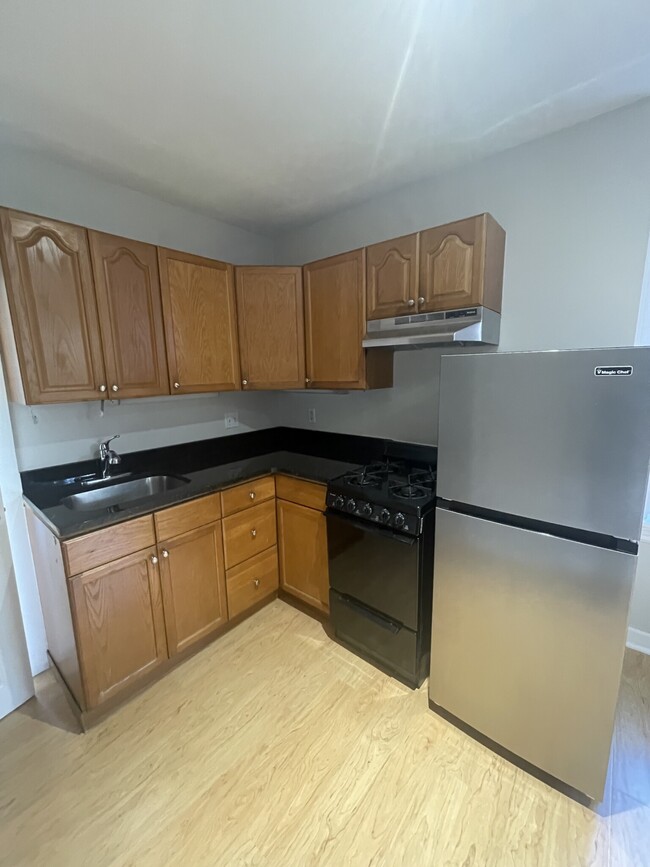 Building Photo - 69 Joy St Unit 1 Rental