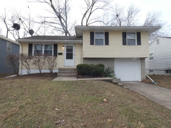 Building Photo - Beautiful Updated Home in North Kansas City!