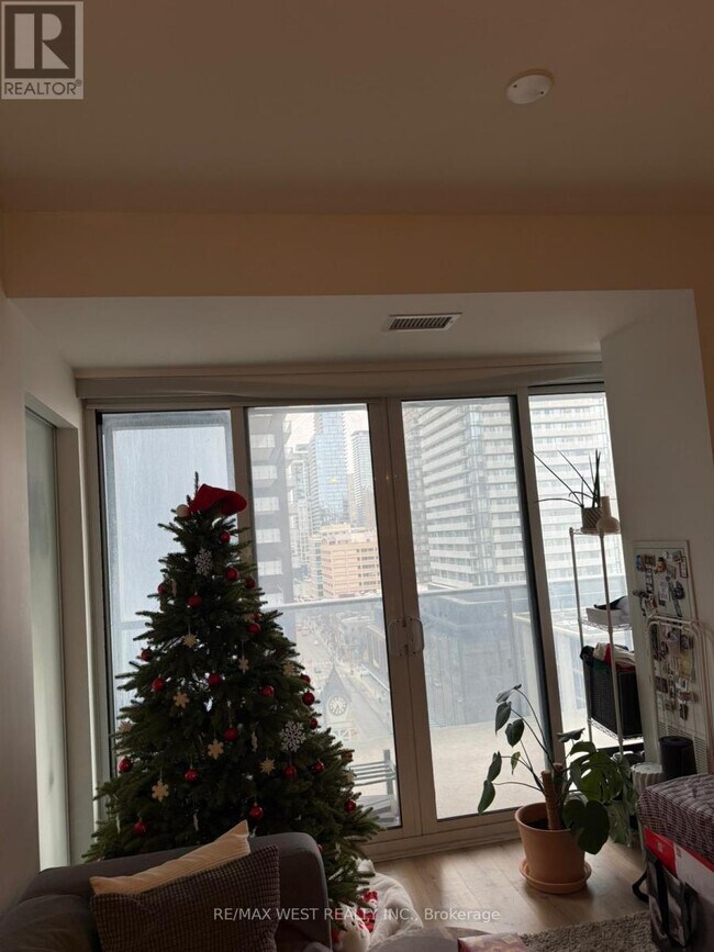 Photo - 7 Grenville St Unit 1705